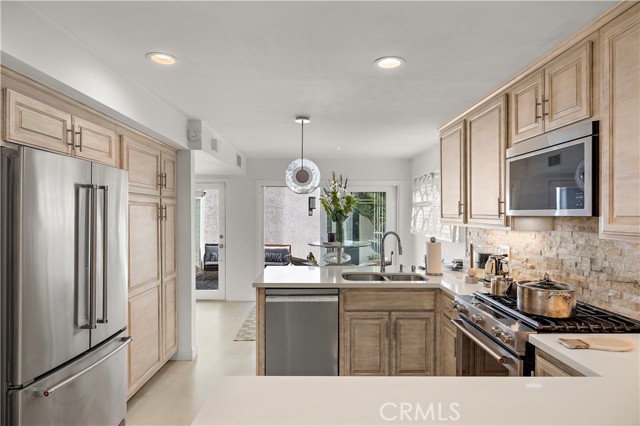Detail Gallery Image 13 of 46 For 23 Canyon Crest, Corona Del Mar,  CA 92625 - 3 Beds | 2/1 Baths