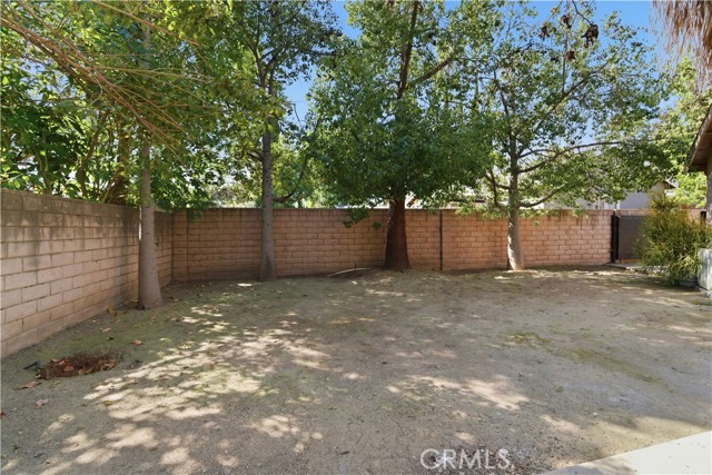 Detail Gallery Image 15 of 45 For 15000 Hamlin St, Van Nuys,  CA 91411 - 5 Beds | 3 Baths