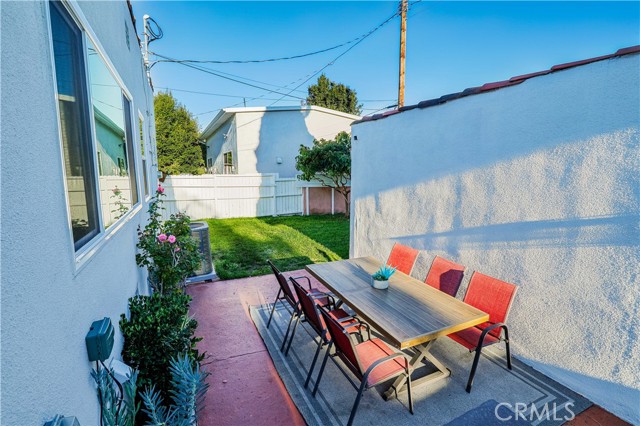 12426 Idaho Avenue, Los Angeles CA: https://media.crmls.org/medias/0fda19d4-aae9-4803-ad4c-605c11e9ff32.jpg