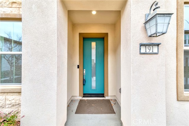 Detail Gallery Image 4 of 38 For 191 Frame, Irvine,  CA 92618 - 3 Beds | 2 Baths