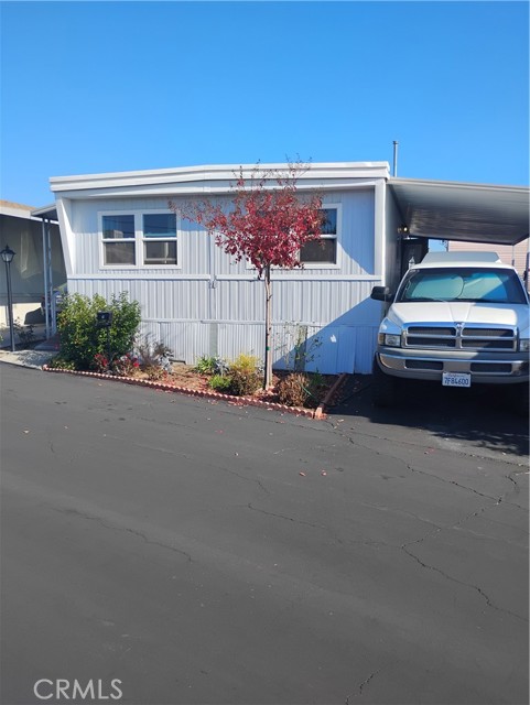 Detail Gallery Image 2 of 30 For 301 Foothill, Pomona,  CA 91767 - 2 Beds | 1 Baths