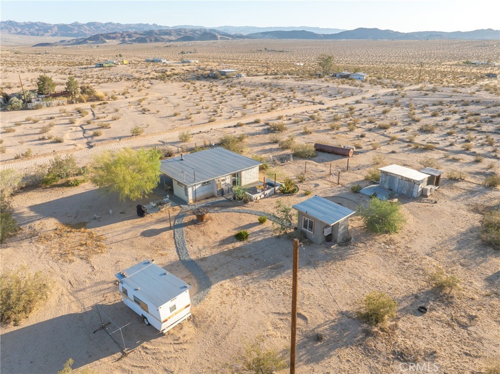 https://media.crmls.org/medias/0fdb604d-d569-4982-88fb-c1979f819d37.jpg?preset=X-Large