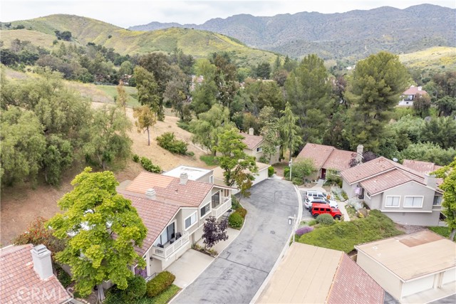 661 La Corona Court, Oak Park CA: https://media.crmls.org/medias/0fdb6085-788b-4736-8251-f0223aa3e3e1.jpg