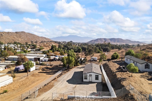 Detail Gallery Image 3 of 39 For 26394 Joppe Ave, Hemet,  CA 92545 - 3 Beds | 2 Baths