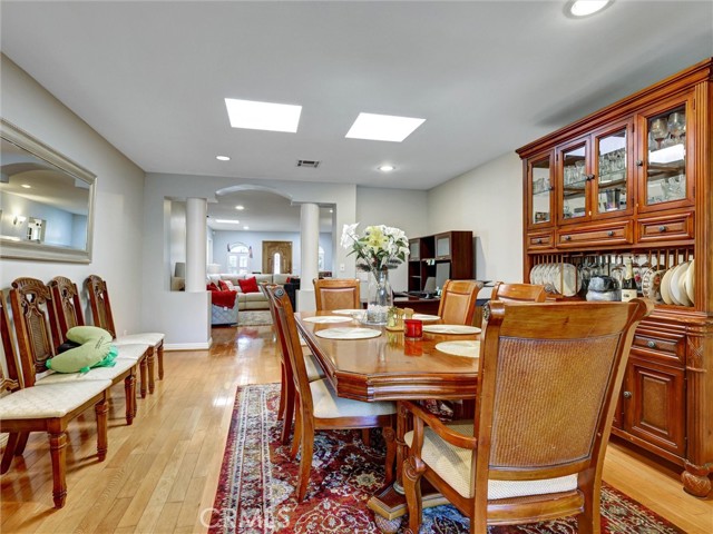 Detail Gallery Image 18 of 32 For 812 W Athens, Los Angeles,  CA 90044 - 4 Beds | 3 Baths