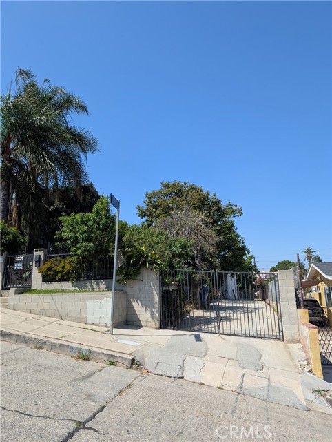 3231 Inez Street, Los Angeles CA: https://media.crmls.org/medias/0fdc1f1f-618e-4e02-81ea-8d529ed713ec.jpg