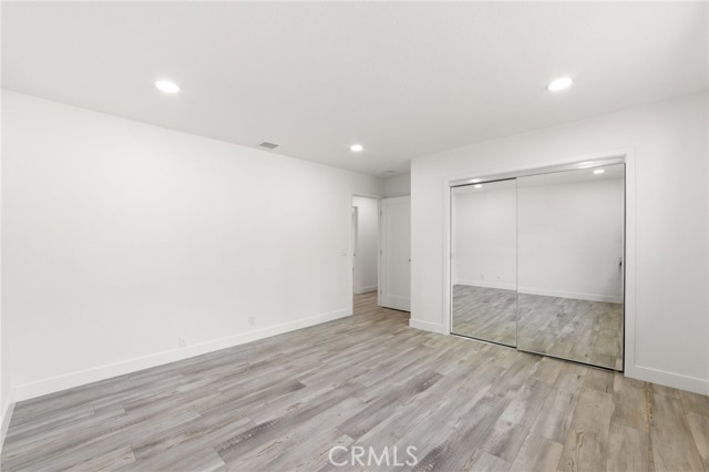 Image 20 of 33 For 21885 Lake Mathews Drive