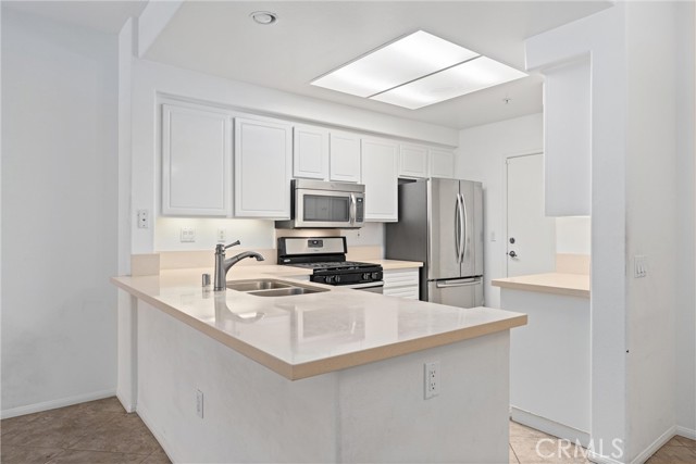 Detail Gallery Image 7 of 25 For 2802 Ladrillo Aisle #25,  Irvine,  CA 92606 - 2 Beds | 2 Baths
