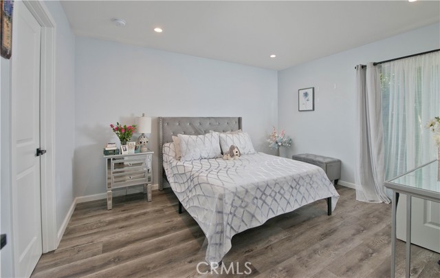 Detail Gallery Image 14 of 52 For 13608 Bassett St, Valley Glen,  CA 91405 - 6 Beds | 4 Baths