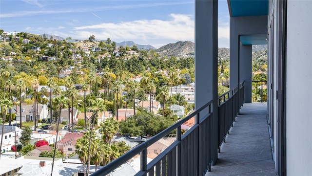 Detail Gallery Image 15 of 55 For 1155 N Brand Bld #1101,  Glendale,  CA 91202 - 3 Beds | 2 Baths