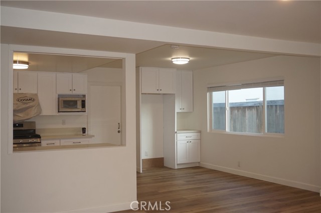 Detail Gallery Image 4 of 32 For 19602 Roderick Ln, Huntington Beach,  CA 92646 - 4 Beds | 2 Baths