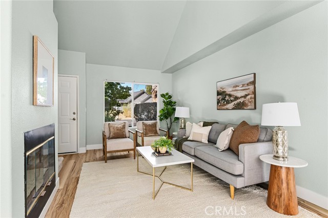 Detail Gallery Image 3 of 43 For 1572 Arch Way, Chico,  CA 95973 - 4 Beds | 2 Baths