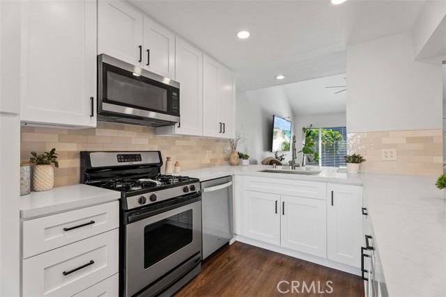 Detail Gallery Image 12 of 35 For 159 Morristown, Costa Mesa,  CA 92626 - 2 Beds | 2 Baths