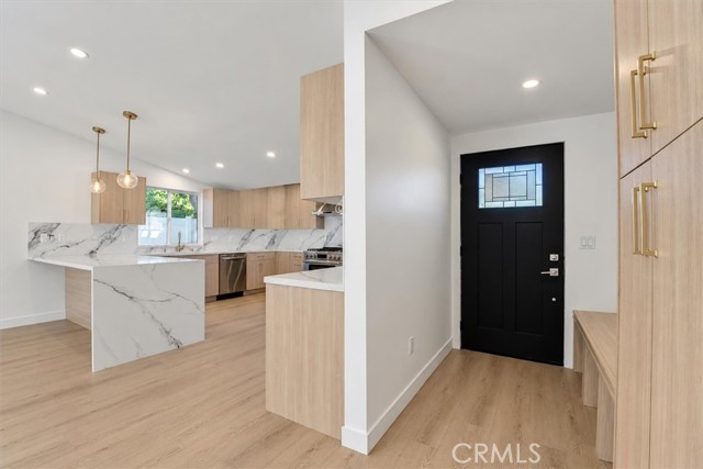 11158 Orion Ave photo 6