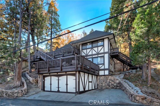 Detail Gallery Image 5 of 36 For 27538 W Shore Rd, Lake Arrowhead,  CA 92352 - 5 Beds | 2 Baths