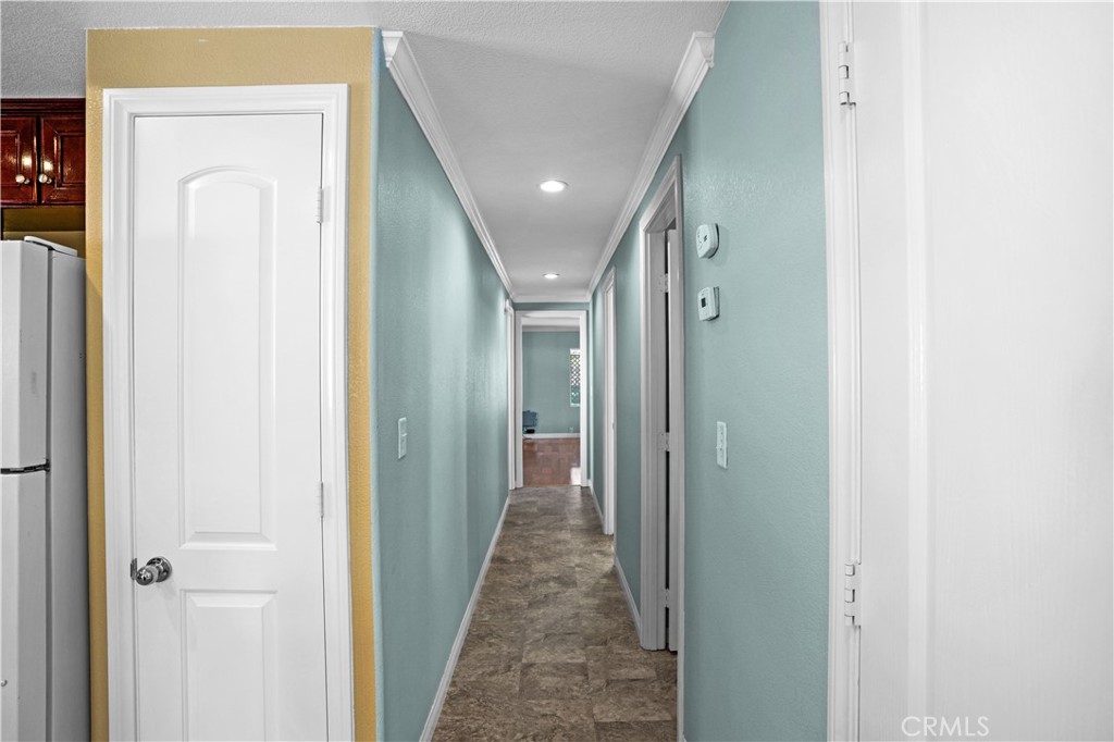 https://media.crmls.org/medias/0fe1caf2-f670-461b-ac65-c436ede19ebb.jpg?preset=X-Large