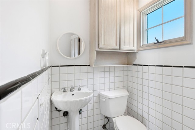 232 29th Street, Manhattan Beach CA: https://media.crmls.org/medias/0fe36ca8-8388-4a64-b788-6908869c5a64.jpg