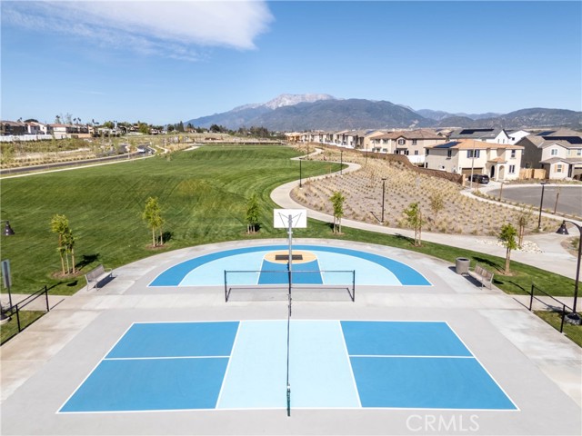 Detail Gallery Image 28 of 36 For 554 Cumberland Rd, Rialto,  CA 92377 - 4 Beds | 3 Baths