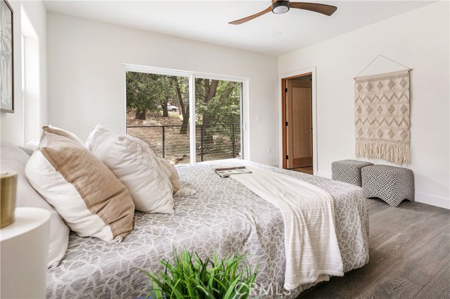1670 Grass Valley Road, Lake Arrowhead CA: https://media.crmls.org/medias/0fe434fa-6e7f-44a8-9bda-1db703a65b7a.jpg