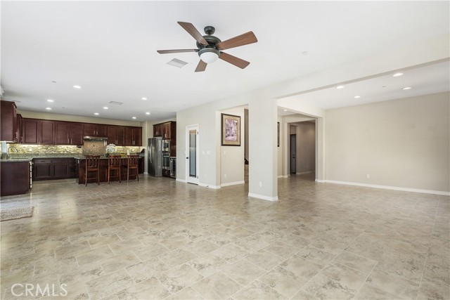 Detail Gallery Image 17 of 47 For 45844 Corte Mislanca, Temecula,  CA 92592 - 5 Beds | 3/1 Baths