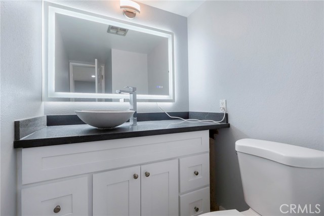 Detail Gallery Image 17 of 42 For 9652 Karmont, South Gate,  CA 90280 - 4 Beds | 2/1 Baths