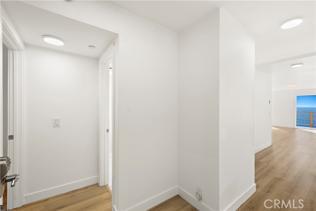 Detail Gallery Image 20 of 33 For 1045 Gaviota Dr #B,  Laguna Beach,  CA 92651 - 3 Beds | 3 Baths