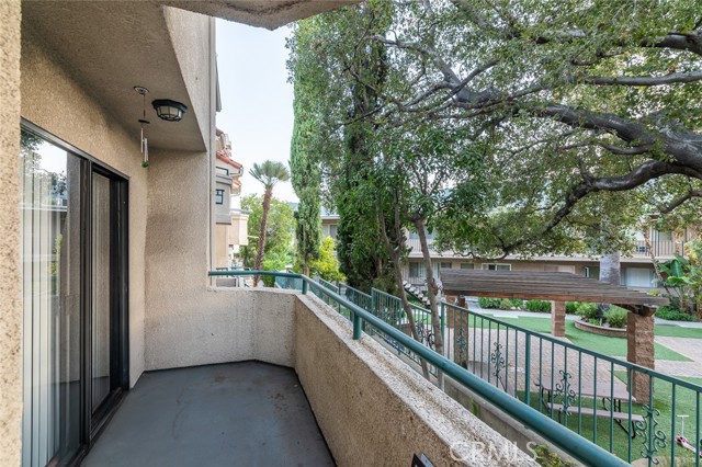 2930 Montrose Avenue, La Crescenta CA: https://media.crmls.org/medias/0fe50774-f23a-4dfd-ada6-5e59f5594466.jpg