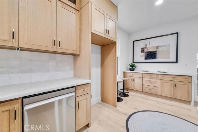 239 N San Antonio Avenue, Upland CA: https://media.crmls.org/medias/0fe5263f-03b3-4bed-998d-c9777601f21d.jpg