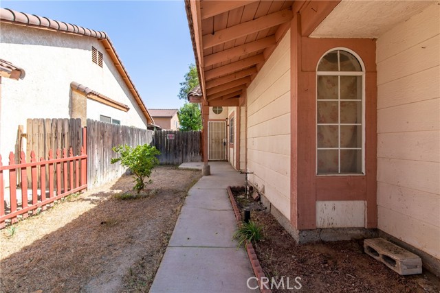 Image 2 for 133 Oaktree Dr, Perris, CA 92571