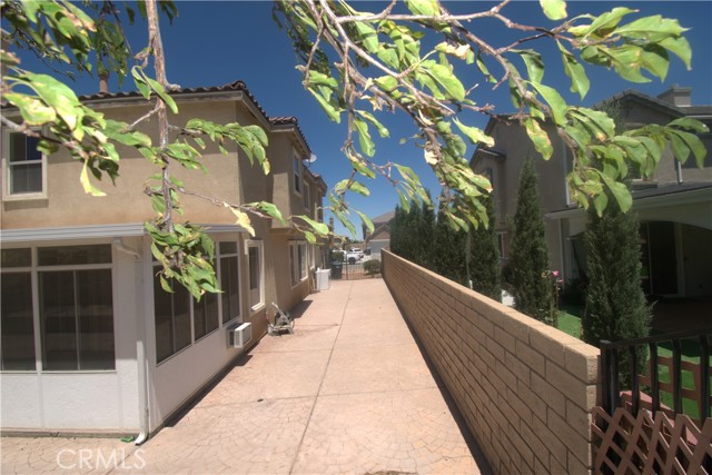 4832 Summerbreeze Court, Palmdale CA: https://media.crmls.org/medias/0fe5c4ef-2545-40ed-9d9e-8b7ff6dcfc78.jpg