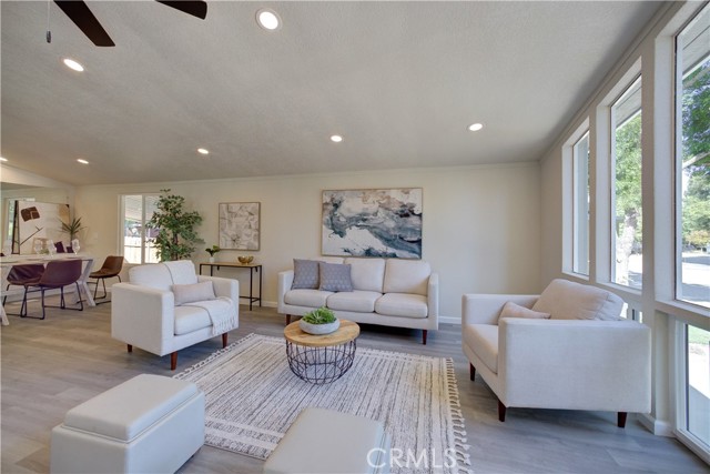 37 Via Santa Barbara, Paso Robles CA: https://media.crmls.org/medias/0fe60529-454e-4468-8e00-7f77c898786f.jpg