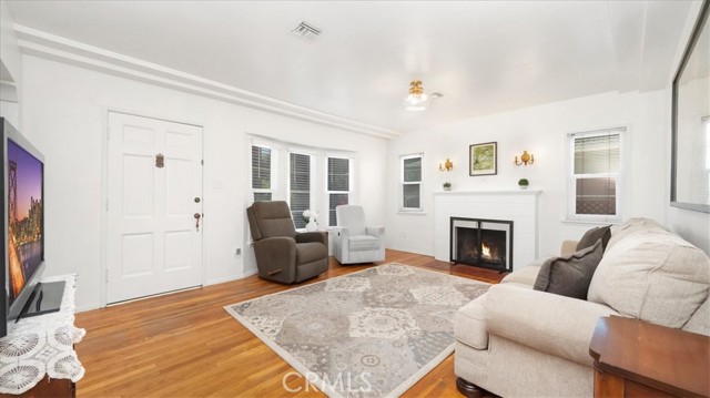 Detail Gallery Image 3 of 15 For 686 W 34th St, San Bernardino,  CA 92405 - 2 Beds | 1 Baths
