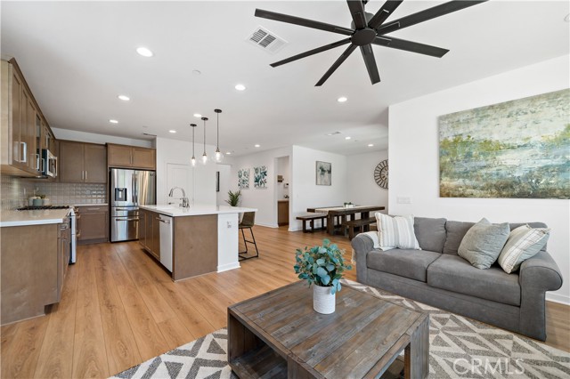 Detail Gallery Image 17 of 71 For 32314 Penstemon Way, Temecula,  CA 92591 - 5 Beds | 4 Baths
