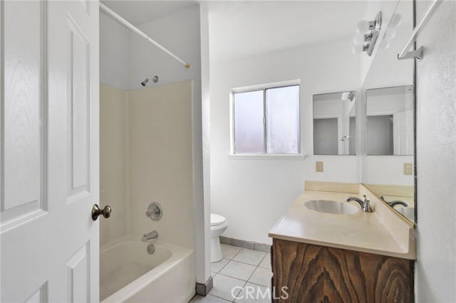 Detail Gallery Image 17 of 38 For 12851 Desert Creek, Victorville,  CA 92395 - 3 Beds | 2 Baths