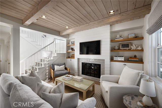 Detail Gallery Image 2 of 38 For 416 Dahlia #A2,  Corona Del Mar,  CA 92625 - 2 Beds | 2/1 Baths