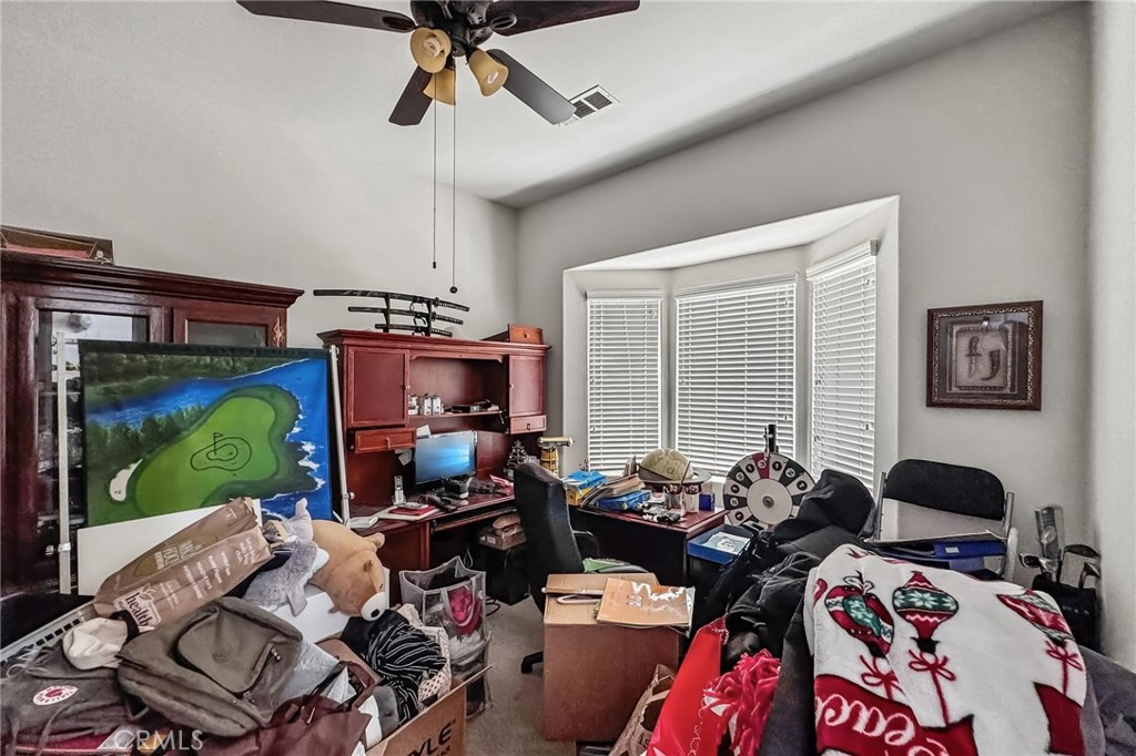 https://media.crmls.org/medias/0fe81aa6-e8ce-4e4b-aacd-34dccca22c45.jpg?preset=X-Large