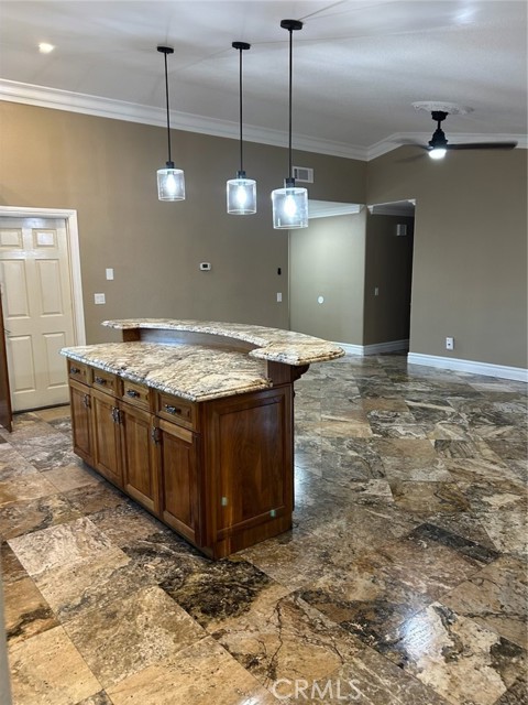 8138 Camelot Road, Riverside CA: https://media.crmls.org/medias/0fe92b35-4eed-491d-b40e-7f16752bad31.jpg