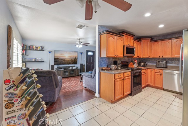 Detail Gallery Image 12 of 34 For 913 E Virginia, Barstow,  CA 92311 - 3 Beds | 2 Baths