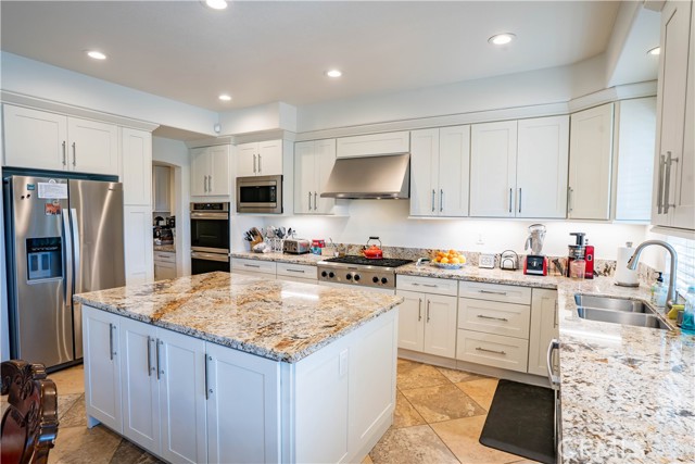 Detail Gallery Image 12 of 63 For 26775 Chamomile, Murrieta,  CA 92562 - 6 Beds | 4/1 Baths