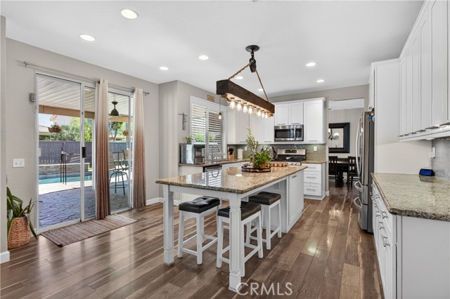 Detail Gallery Image 10 of 29 For 37920 Orlana Ct, Murrieta,  CA 92563 - 5 Beds | 3 Baths