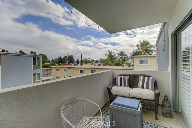 Detail Gallery Image 6 of 33 For 5454 Zelzah Ave #315,  Encino,  CA 91316 - 2 Beds | 2 Baths