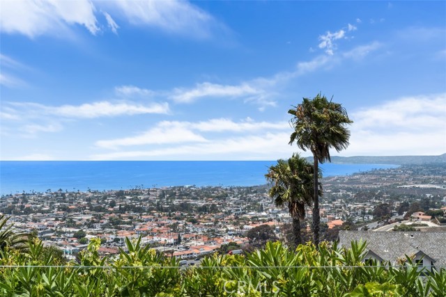 413 E Avenida Cordoba, San Clemente CA: https://media.crmls.org/medias/0fe9e003-ba7a-4172-851b-6be6ce6a33cb.jpg