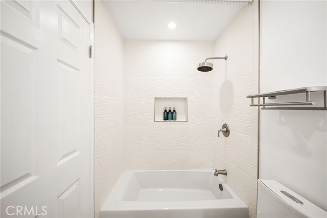 Detail Gallery Image 14 of 27 For 2921 S Sycamore St #E,  Santa Ana,  CA 92707 - 3 Beds | 1/1 Baths