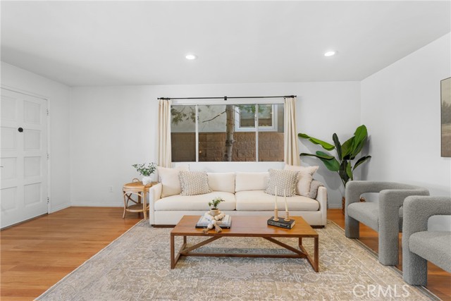 Detail Gallery Image 7 of 50 For 586 36th, Manhattan Beach,  CA 90266 - 3 Beds | 2 Baths