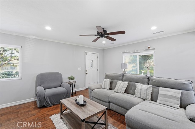 Detail Gallery Image 12 of 44 For 2101 S Hickory, Santa Ana,  CA 92707 - 3 Beds | 2 Baths