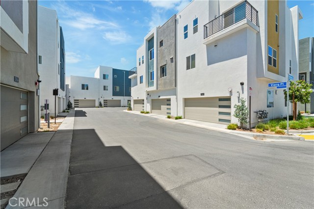 Detail Gallery Image 18 of 26 For 27461 Viero Pl, Valencia,  CA 91381 - 3 Beds | 4 Baths