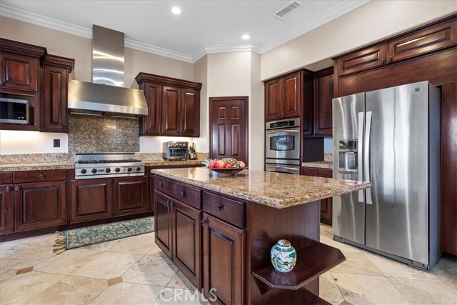 Detail Gallery Image 18 of 59 For 27630 Morning Glory Cir, Temecula,  CA 92590 - 4 Beds | 3/1 Baths