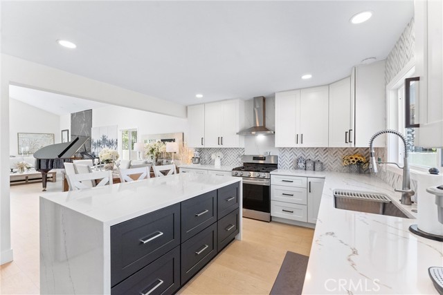3208 Calle Grande, San Clemente CA: https://media.crmls.org/medias/0febd8c5-553c-4e7b-9e73-bab3541b10fb.jpg