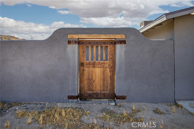 Detail Gallery Image 3 of 43 For 8575 Lobo Pass Rd, Joshua Tree,  CA 92252 - 2 Beds | 2 Baths