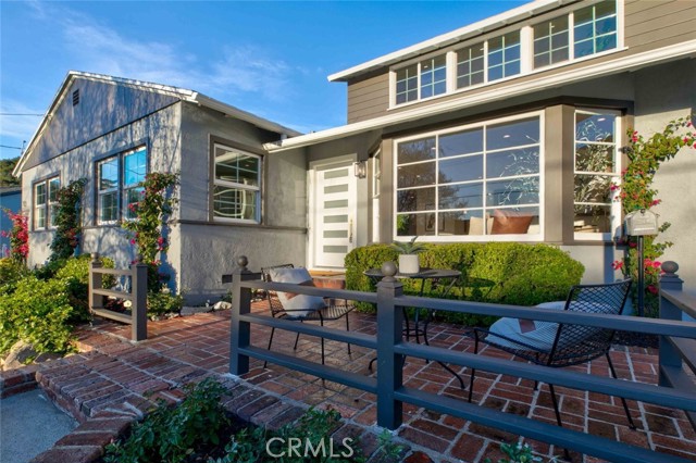 Detail Gallery Image 4 of 65 For 8372 Outland View Dr, Sun Valley,  CA 91352 - 3 Beds | 2/1 Baths